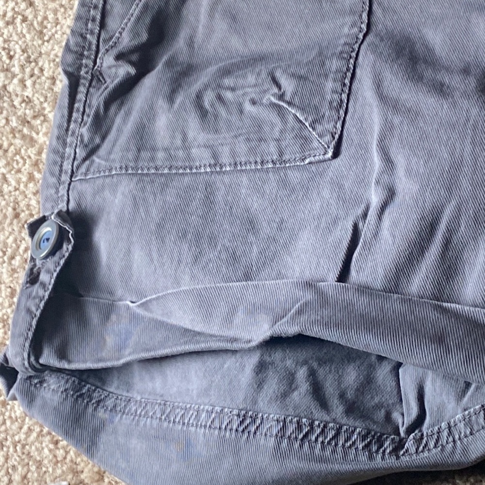 Gray shorts - Picture 5 of 11